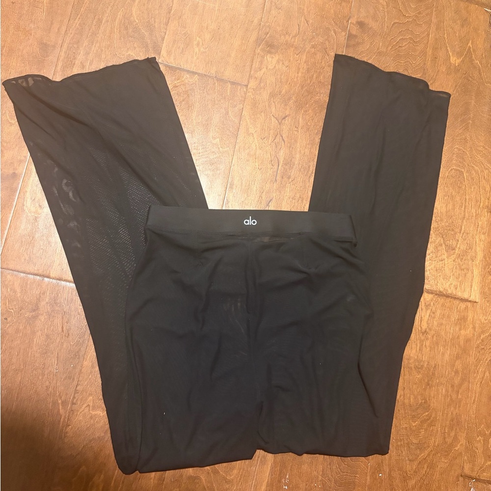 ALO Yoga Black Flare Pants - Picture 4 of 8